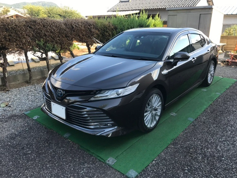 チェーンステッチシートを駐車場に敷いた写真